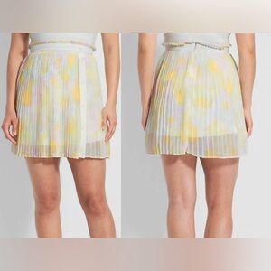 NWT MODCLOTH FRILL SEEKER PLEATED MINI SKIRT Sz.10. PERFECT SPRING SKIRT.